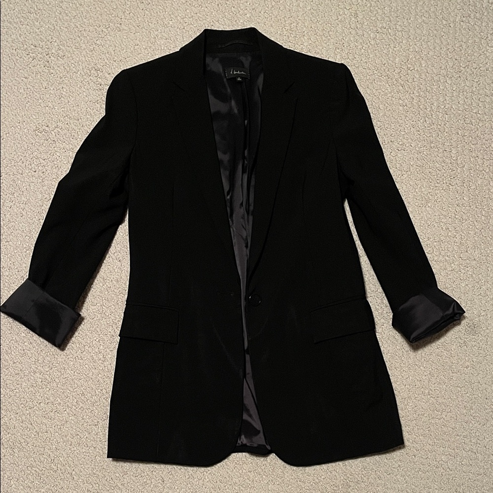 Aritzia T. Babaton Classic Black Blazer